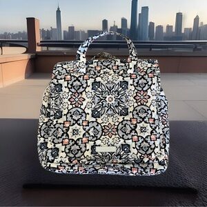Vera Bradley Grand Hanging Colorful Travel Makeup Organizer in Lisbon Medallion